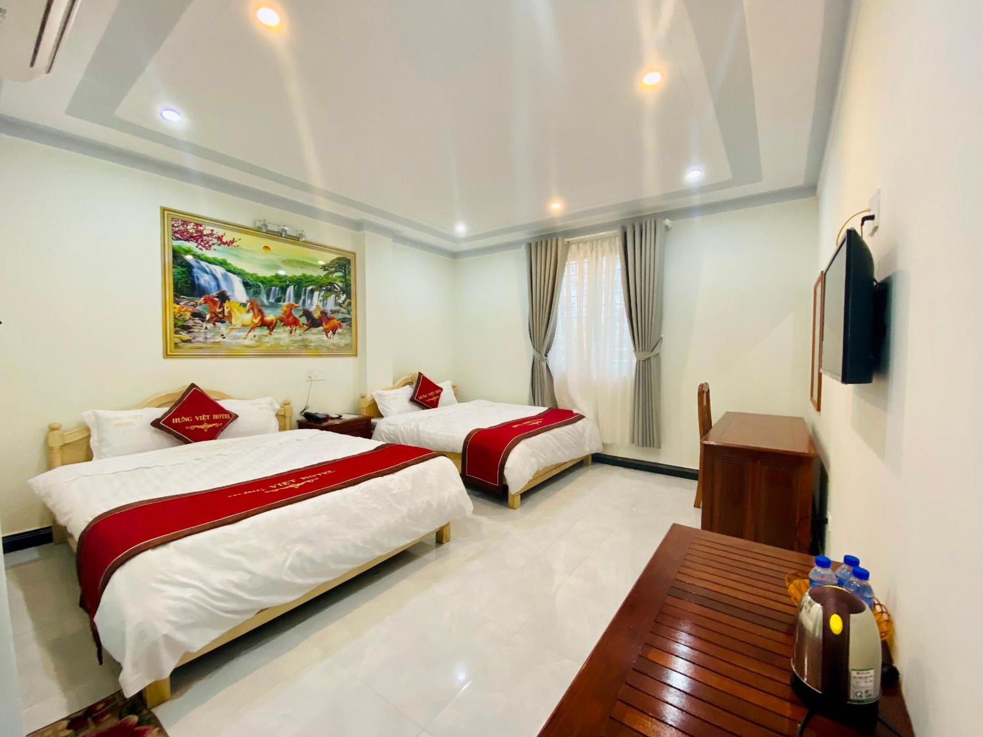 Khach San Hung Viet Hotel Kon Tum Buitenkant foto